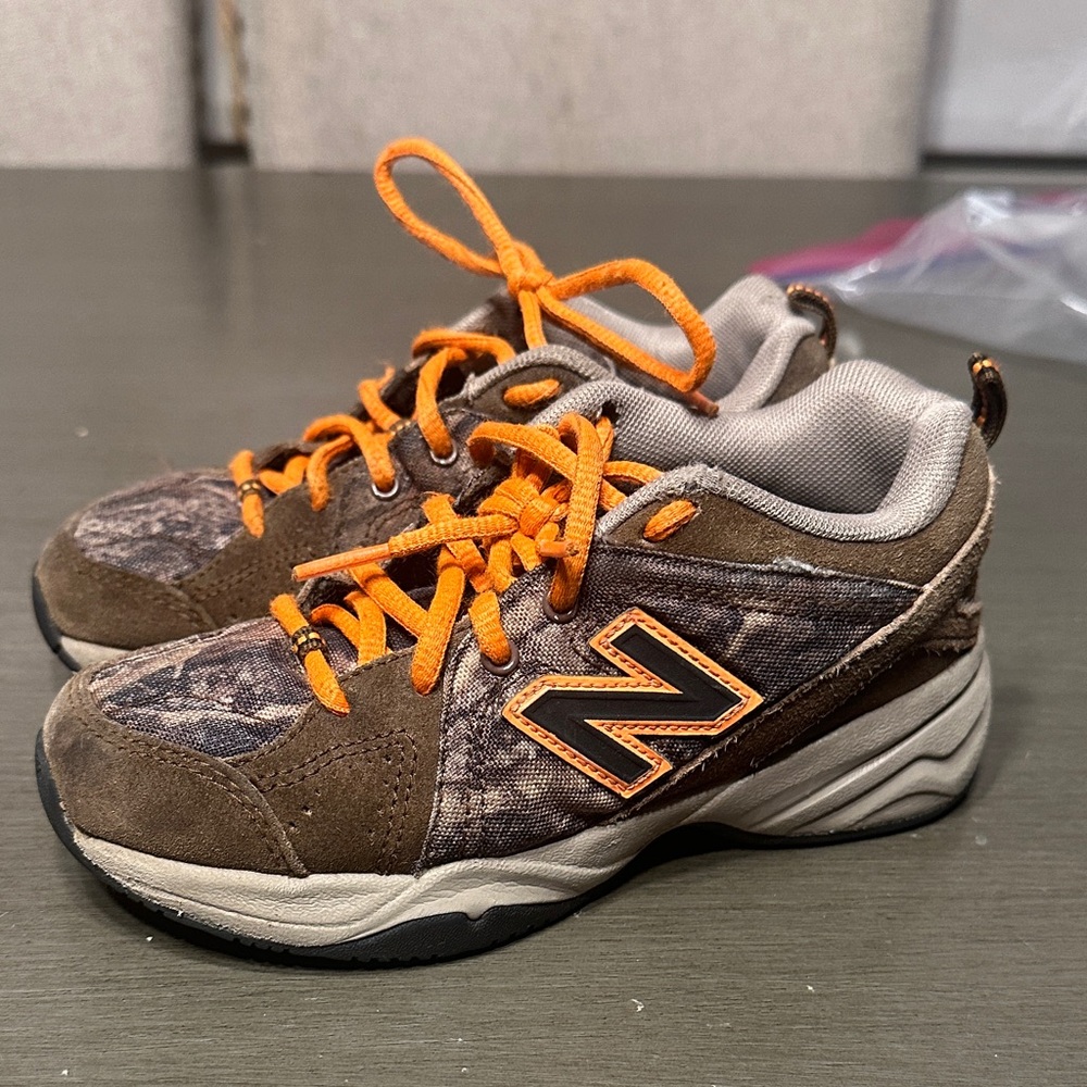 New Balance 624 Kids' Camouflage and Orange Sneakers - Picture 2 of 5
